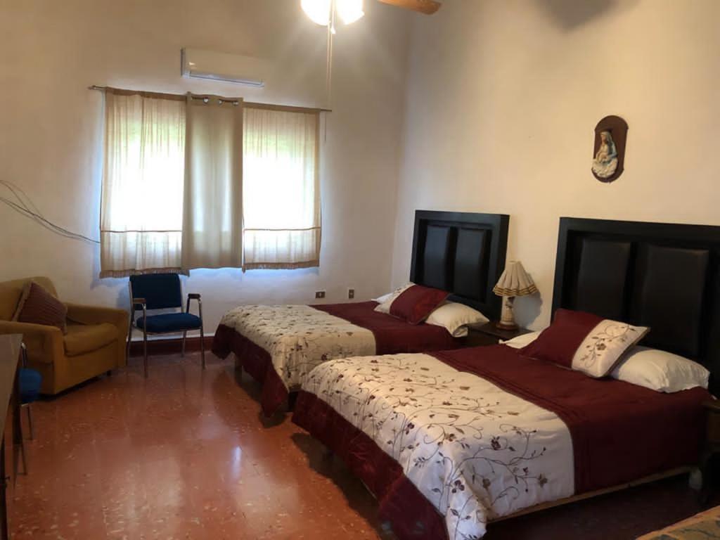 Hostal La Espanola Parras Parras de la Fuente Bagian luar foto